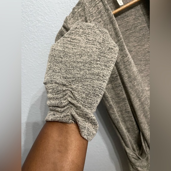 EUC XL Gray Cardigan - Picture 4 of 6